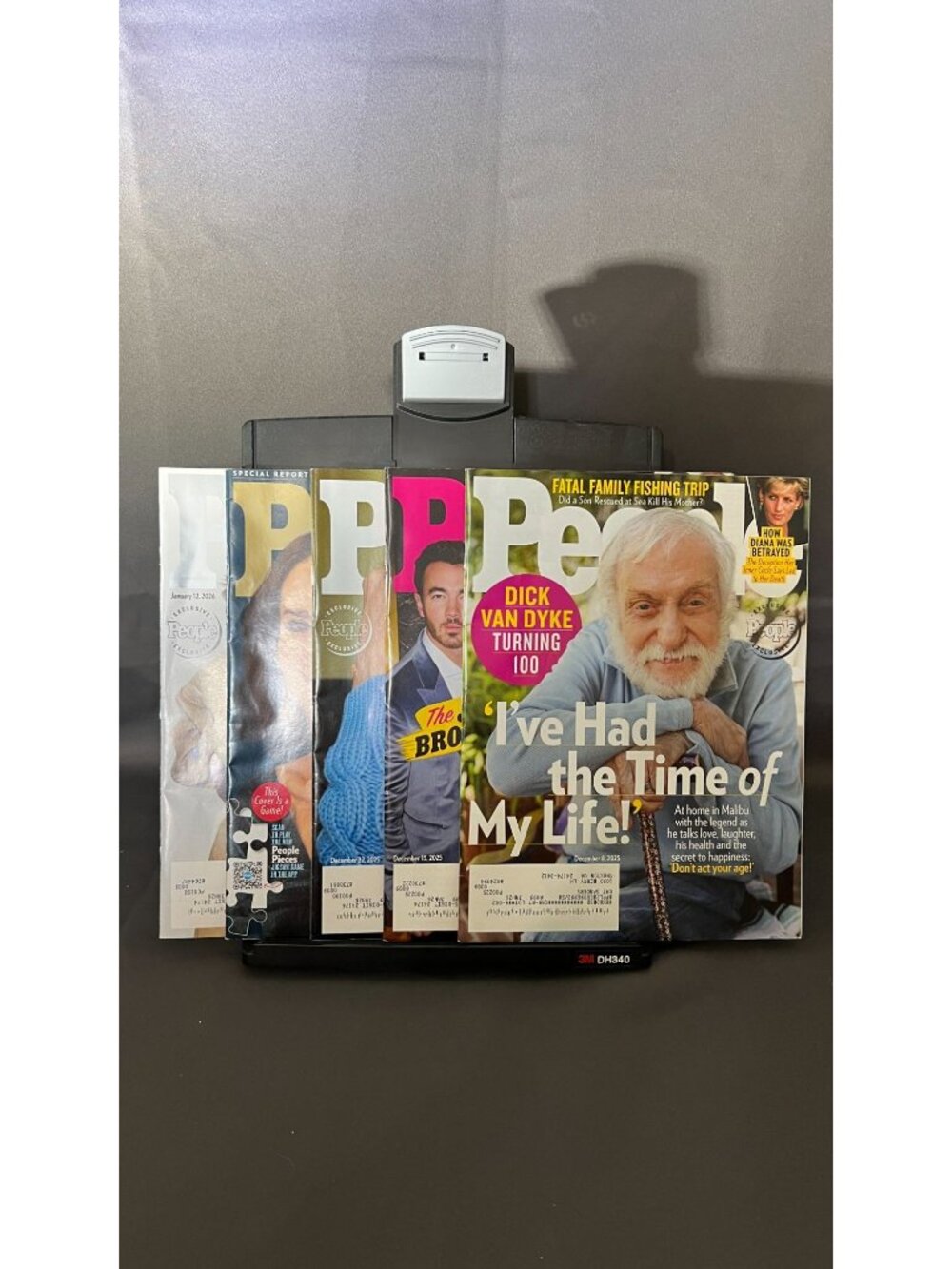 People Magazine Issues Dec-Jan 2025-2026 Lot